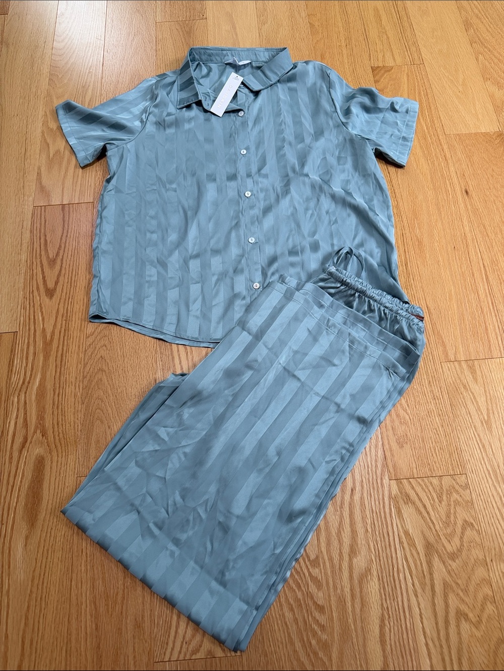 New! Danskin medium satin two piece pajama set.